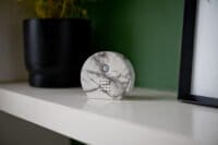 QLT Nature Box Hus med sensor och 3 naturljud – Fågelholk – Marmor - Bild 6